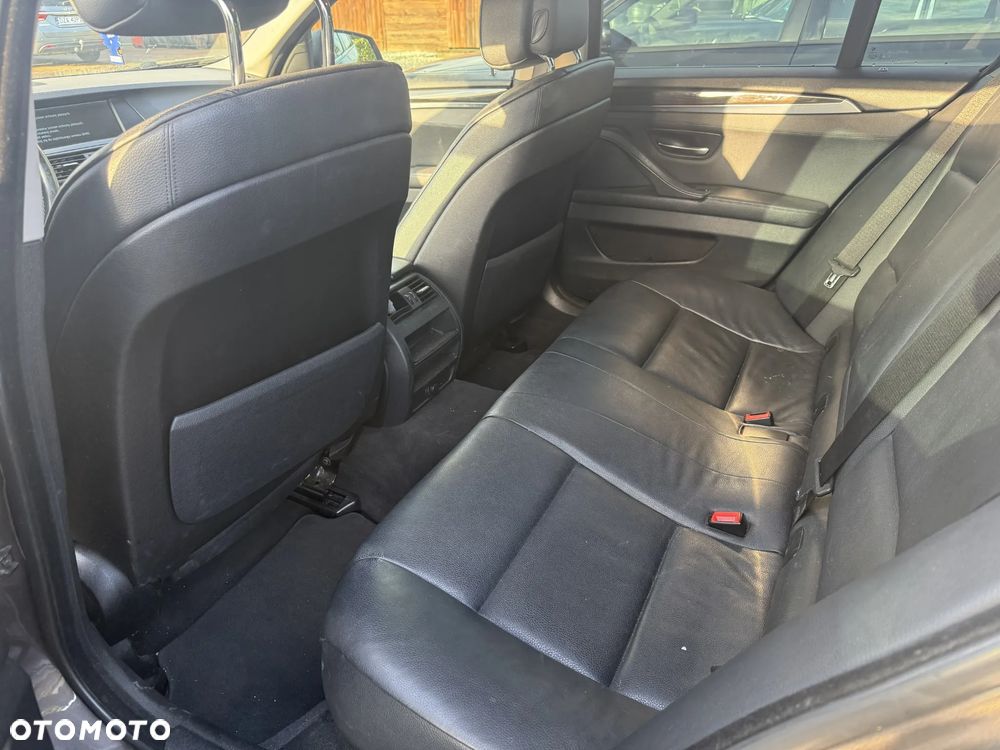 BMW Seria 5 530d xDrive - 15