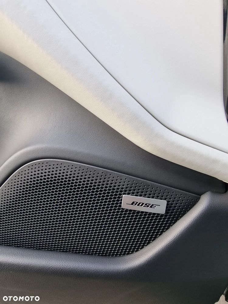 Porsche Taycan Turbo - 11