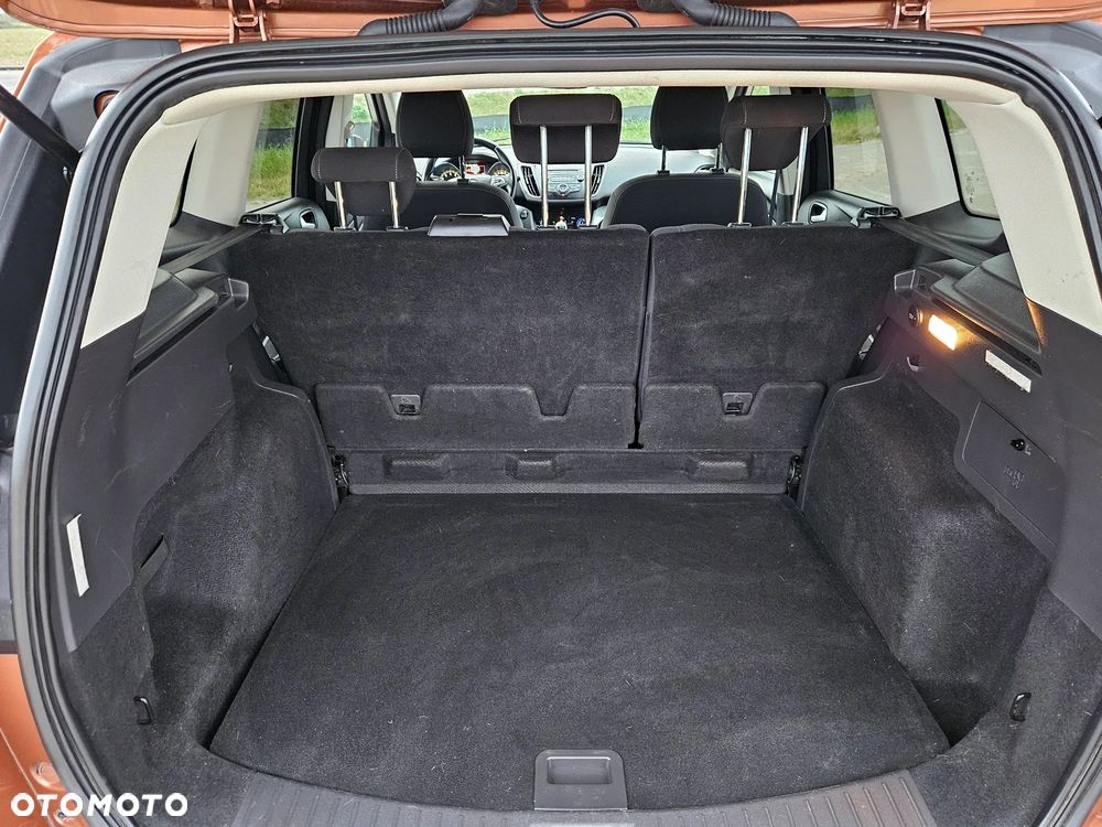 Ford Kuga - 13
