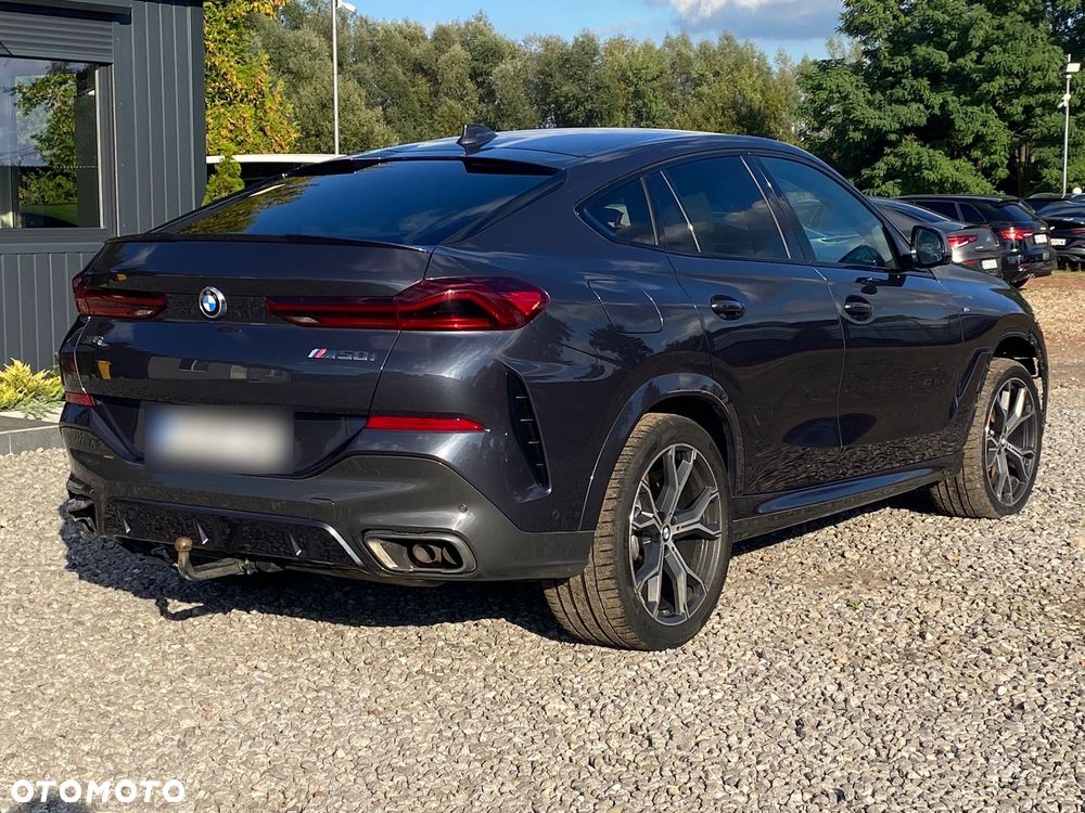 BMW X6 M50i