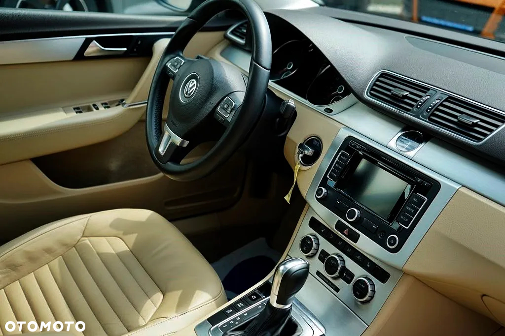 Volkswagen Passat - 21