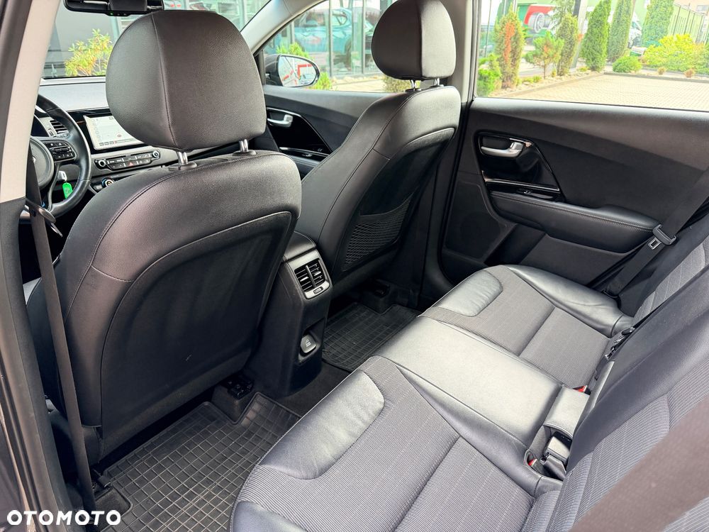 Kia Niro 1.6 GDI Hybrid L - 12
