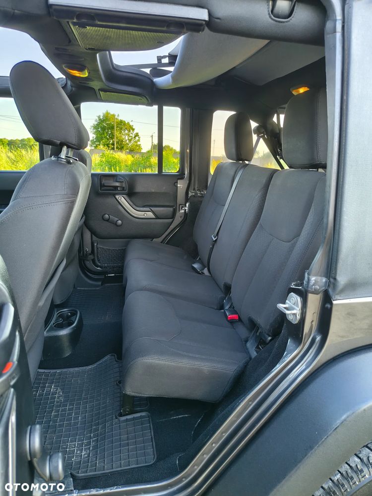 Jeep Wrangler - 38