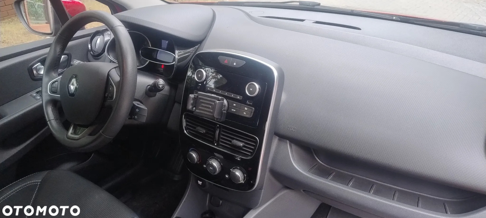 Renault Clio - 17