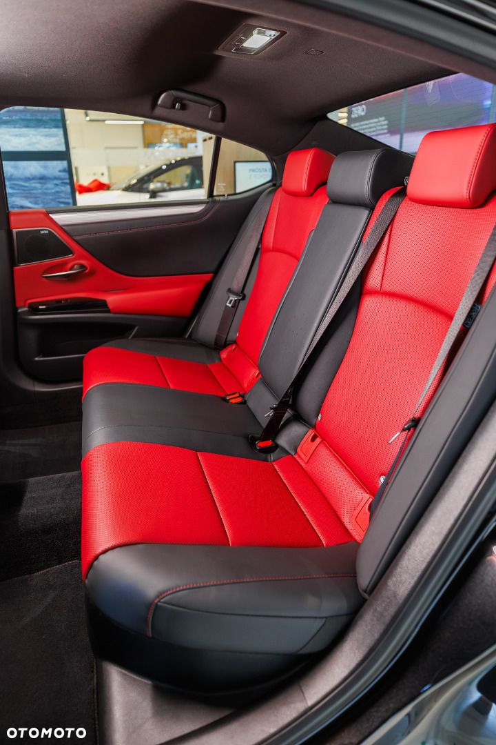 Lexus ES - 32