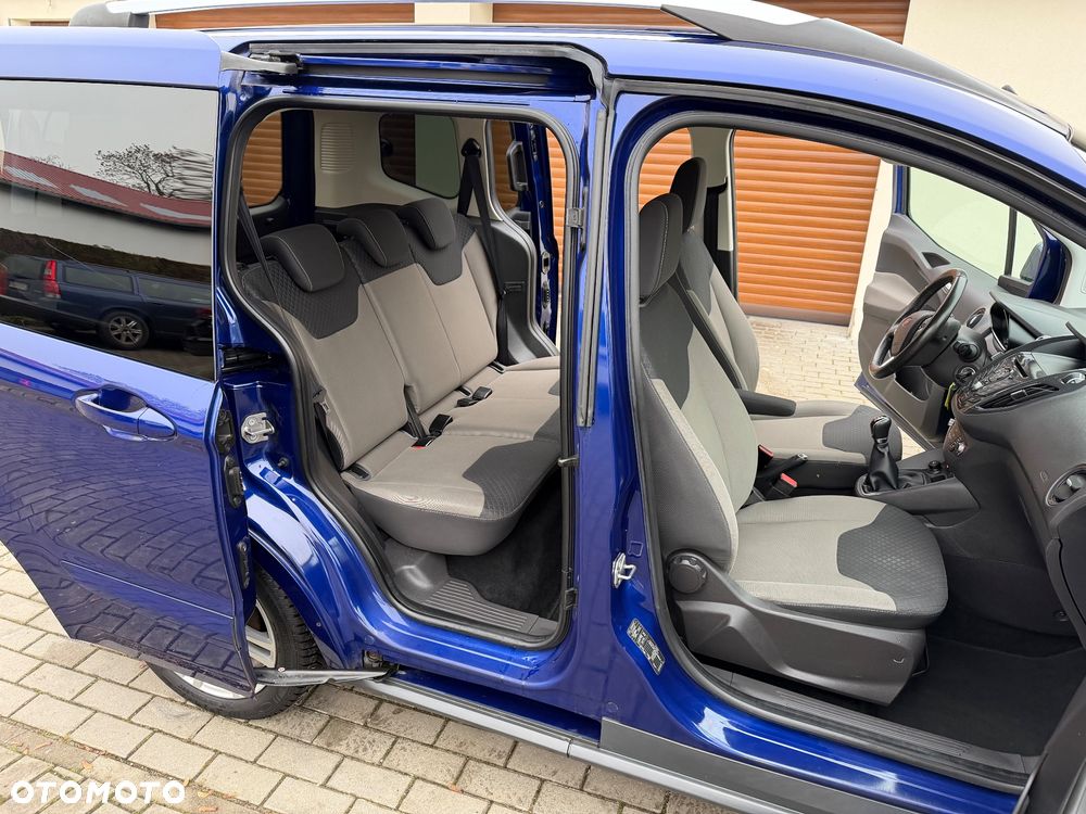 Ford Tourneo Courier - 13