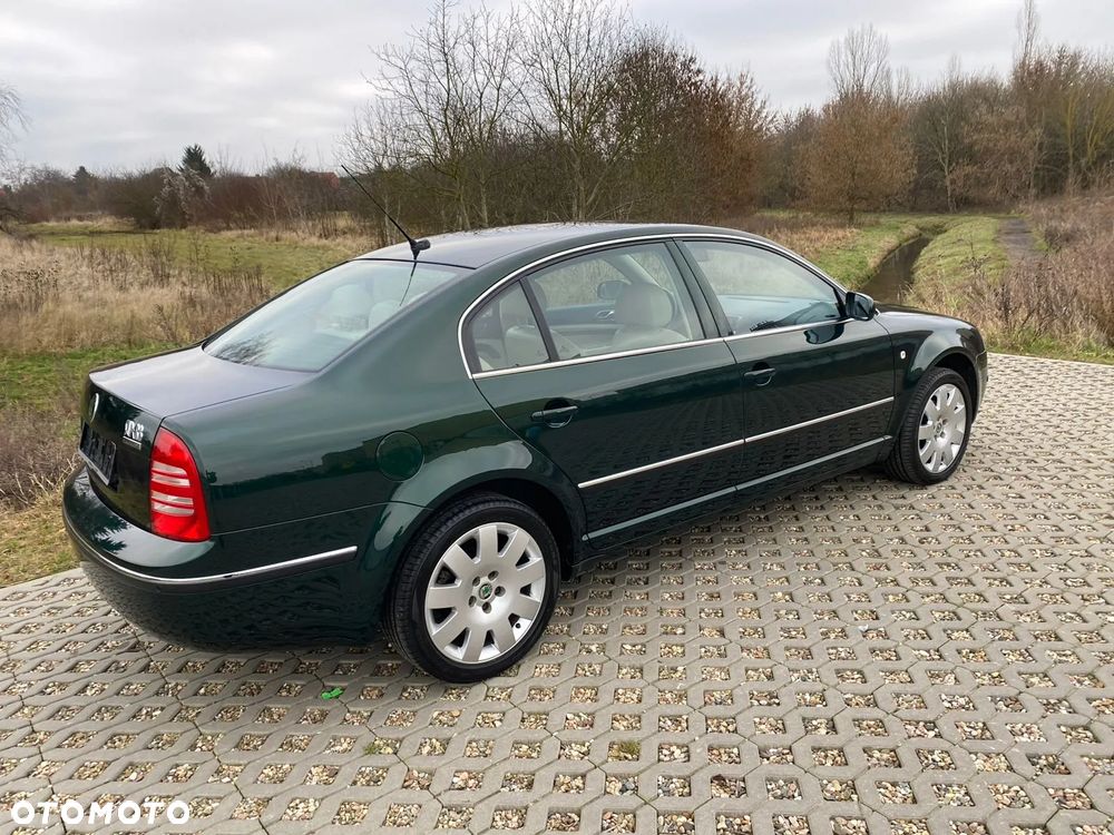Skoda Superb 1.8 Turbo Exclusive - 16