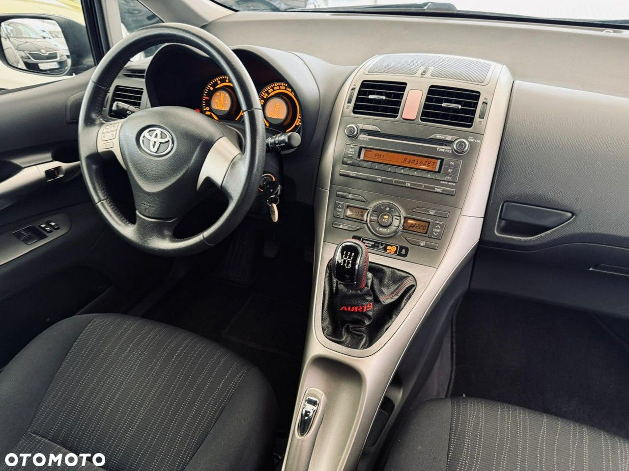 Toyota Auris - 16