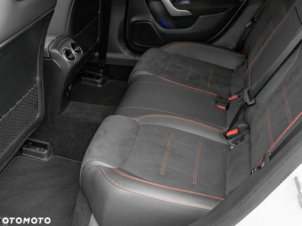 Mercedes-Benz CLA - 25