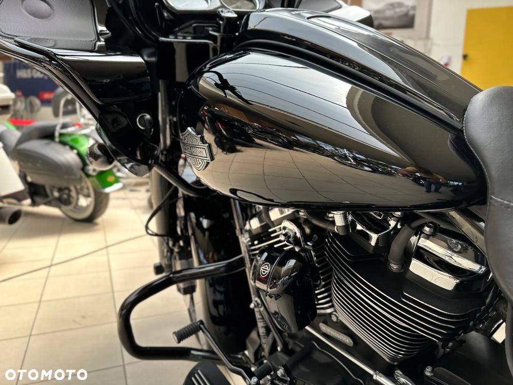 Harley-Davidson Touring Road Glide - 20