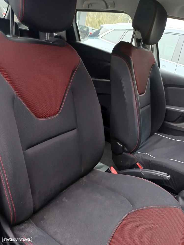 Renault Clio Sport Tourer 1.5 dCi Dynamique S - 10