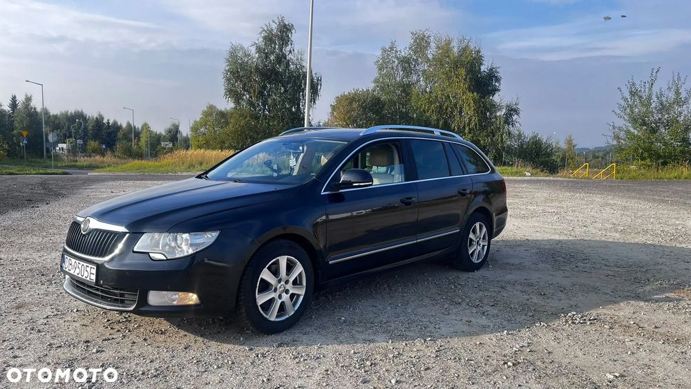Skoda Superb 2011 photo 3