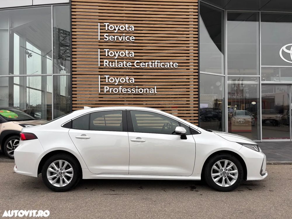 Toyota Corolla 1.8 Hybrid Business Edition - 3