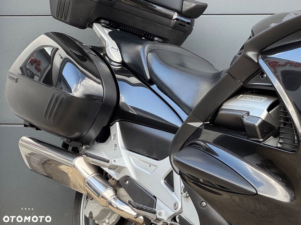 Honda ST - 8