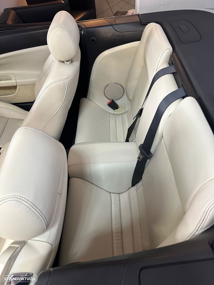 Jaguar XK 4.2 V8 Convertible - 16