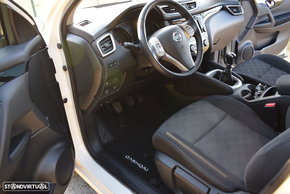 Nissan Qashqai 1.5 dCi N-Connecta J18+Led - 15