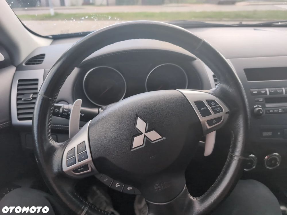 Mitsubishi Outlander 2.0 Intense + 2WD CVT - 5