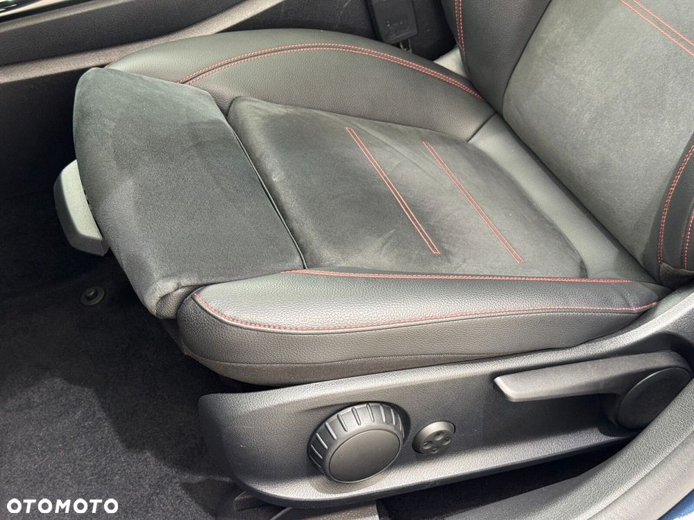 Mercedes-Benz CLA 250 E AMG Line 8G-DCT - 12