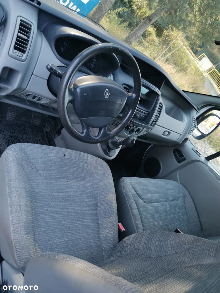 Renault Trafic - 15