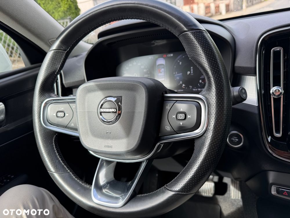 Volvo XC 40 D4 AWD Geartronic Momentum - 23