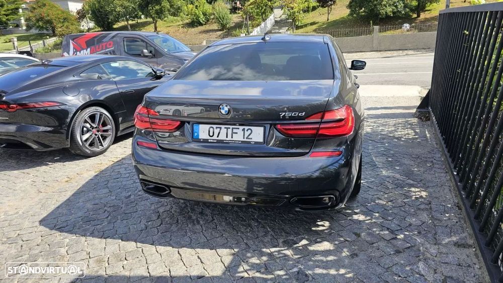 BMW 750 d xDrive Pack M - 11