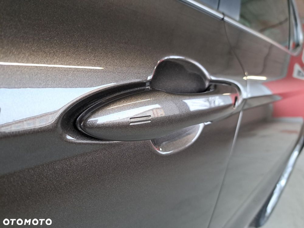 Toyota Camry 2.5 Hybrid Comfort CVT - 36