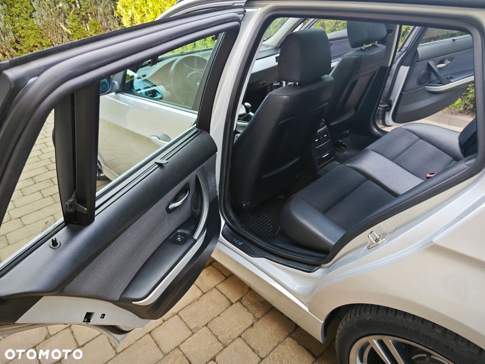 BMW Seria 3 320d - 13