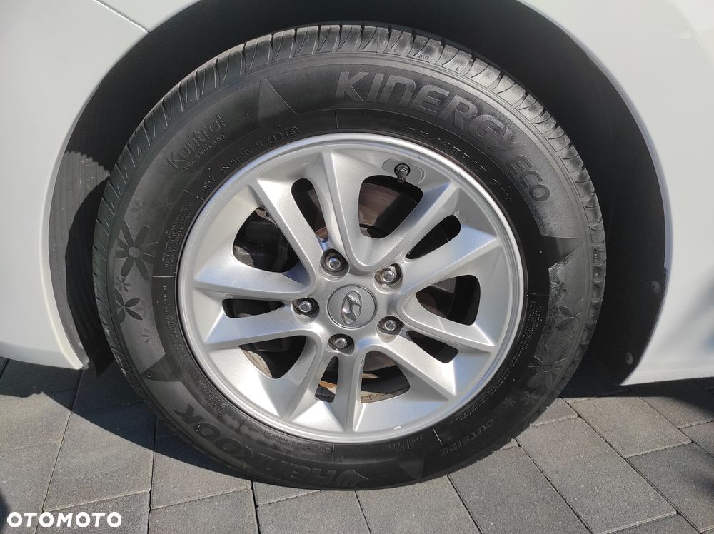 Hyundai i30 1.6 Classic + - 21