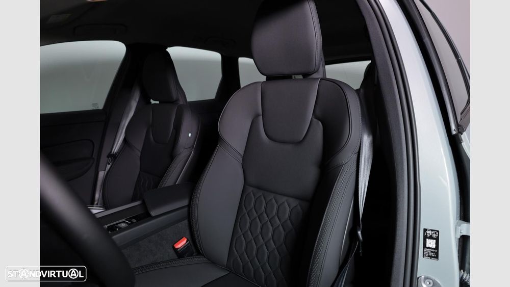 Volvo XC 60 2.0 T6 PHEV Core AWD - 17