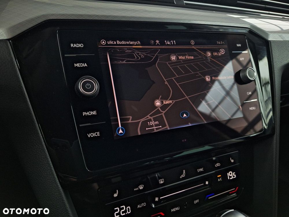 Volkswagen Passat - 25