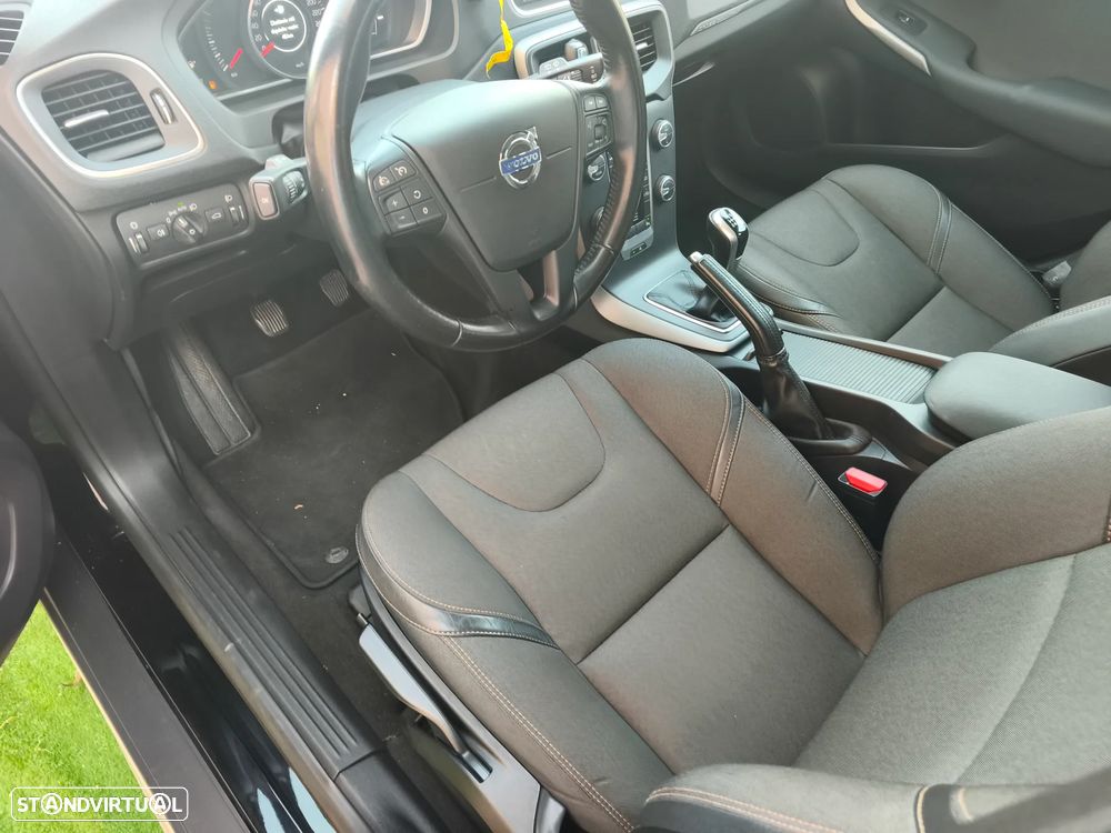 Volvo V40 Cross Country 2.0 D2 Summum - 24