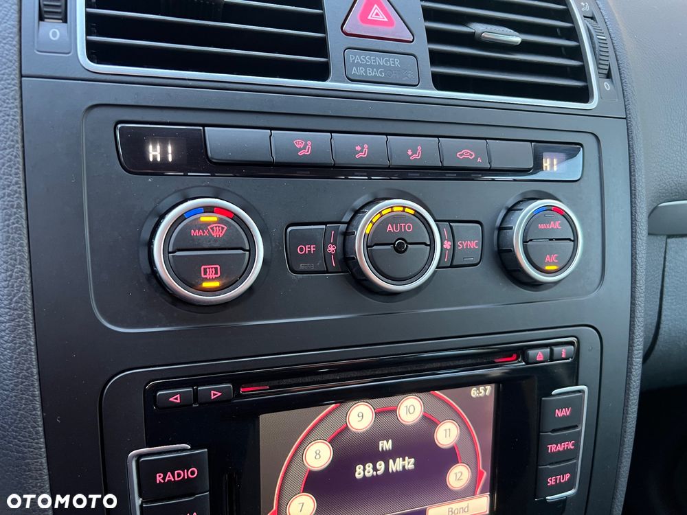 Volkswagen Touran 1.6 TDI DPF BlueMotion Technology Comfortline - 15