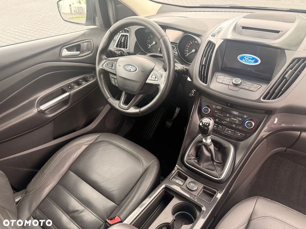 Ford Kuga - 12