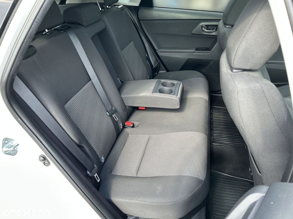 Toyota Auris - 17