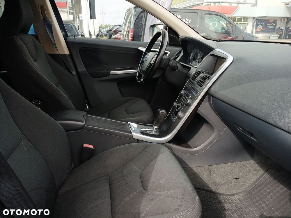 Volvo XC 60 D3 Kinetic - 9