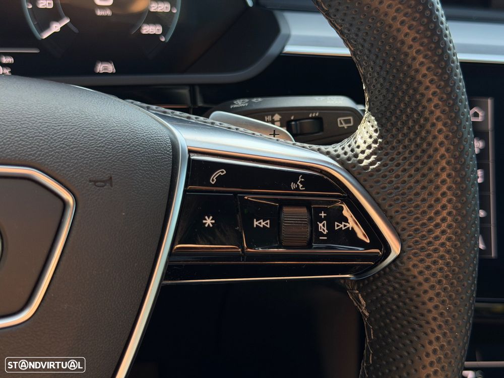 Audi e-tron 55 quattro S line - 28