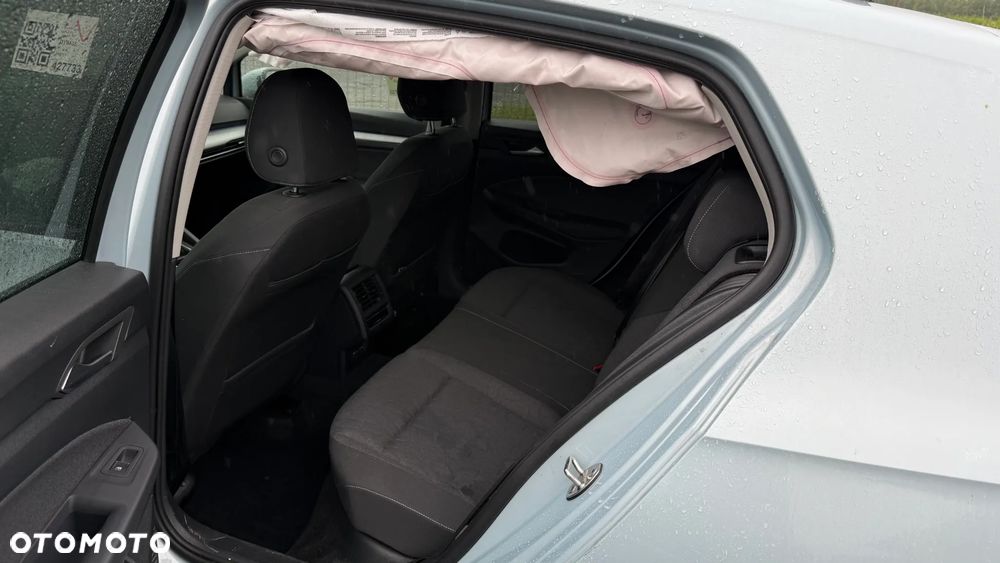 Volkswagen Golf - 20