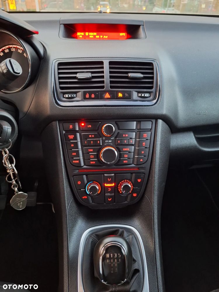 Opel Meriva 1.4 T Cosmo S&S - 12