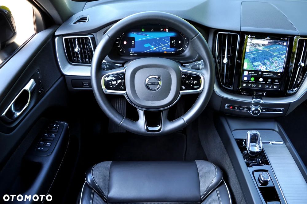 Volvo XC 60 B4 D Plus Dark - 27