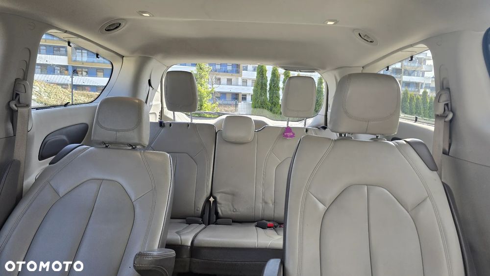 Chrysler Pacifica - 9