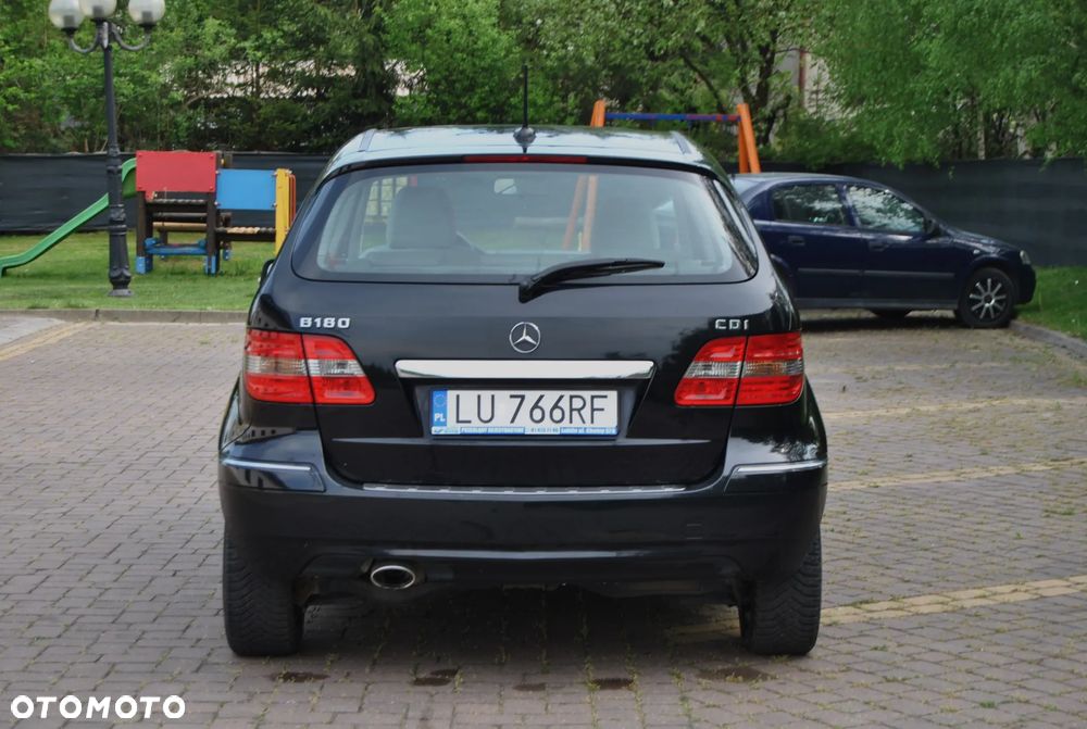 Mercedes-Benz Klasa B 180 CDI EU5 - 16