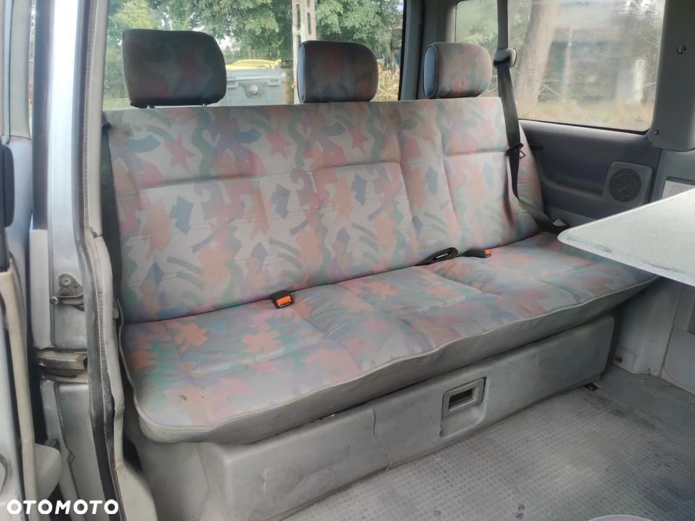 Volkswagen Multivan - 12