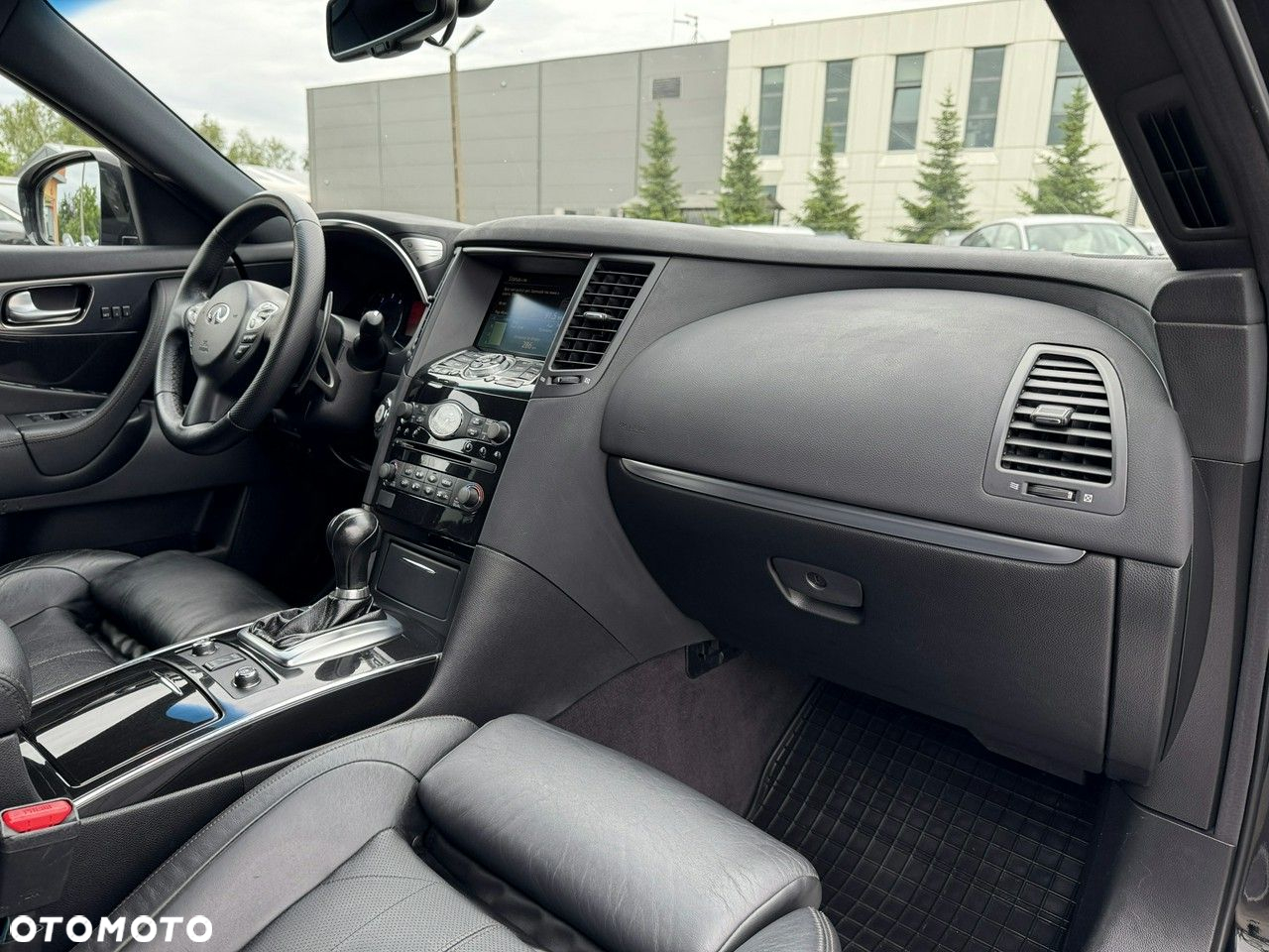 Infiniti FX - 29