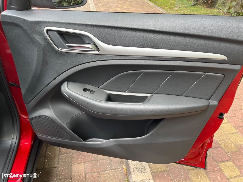 MG ZS Luxury - 39