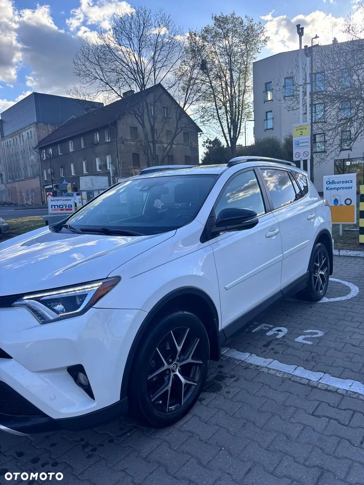 Toyota RAV4 - 1
