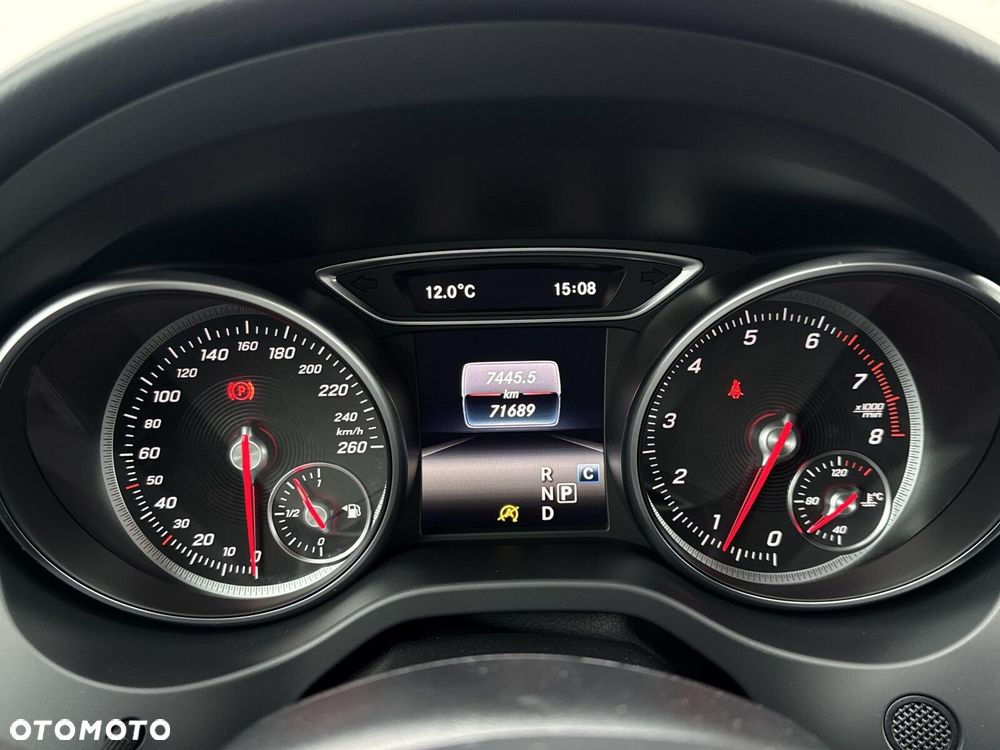 Mercedes-Benz GLA 200 7G-DCT AMG Line - 21