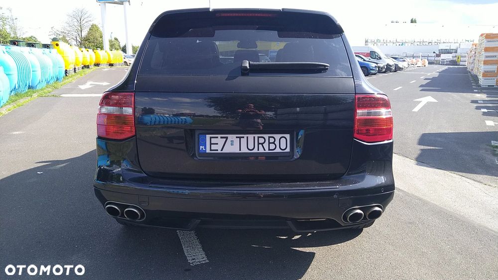 Porsche Cayenne Turbo - 13