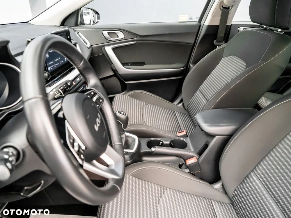 Kia Ceed 1.5 T-GDI M - 22