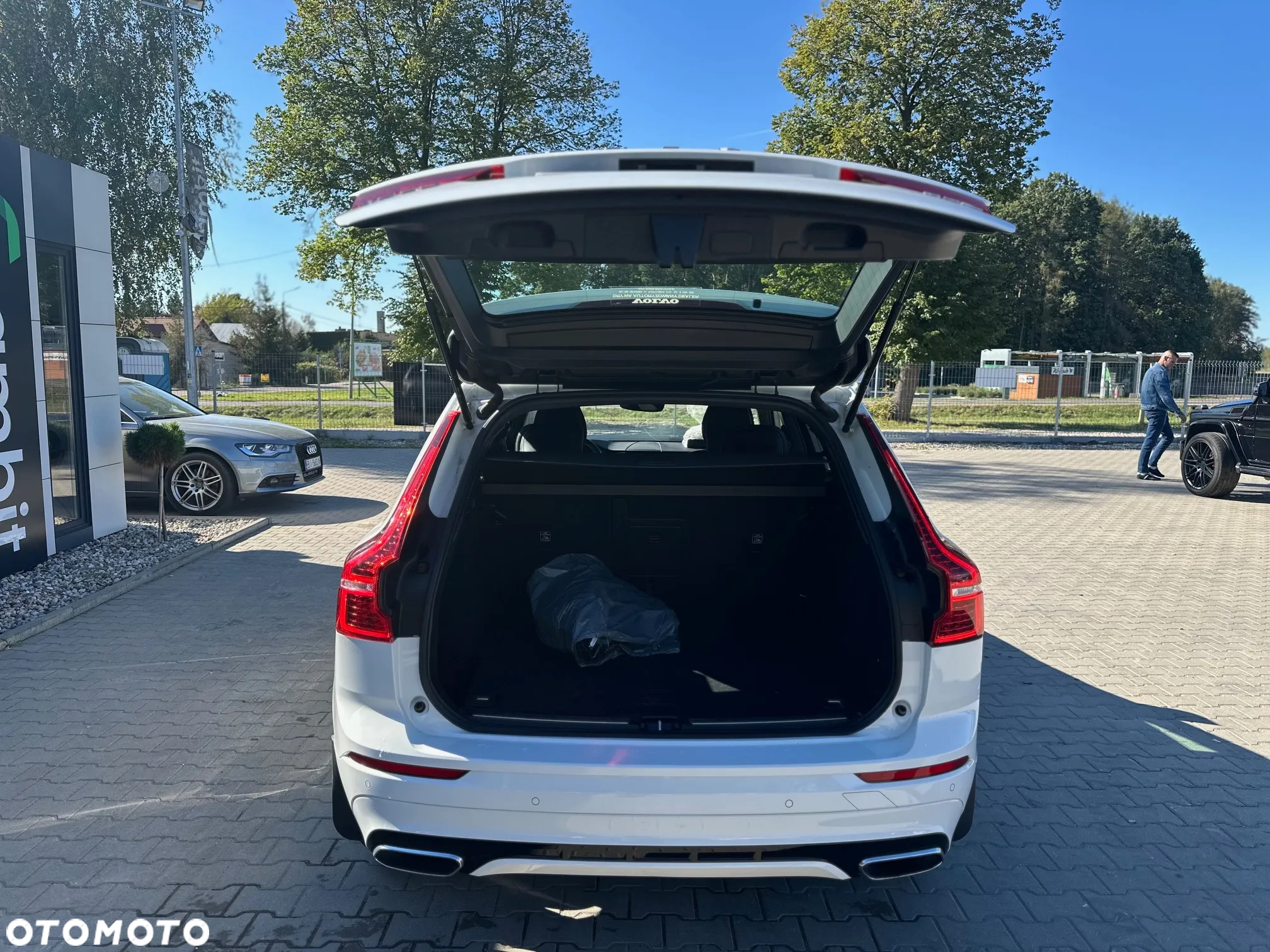Volvo XC 60 D4 AWD R-Design - 10
