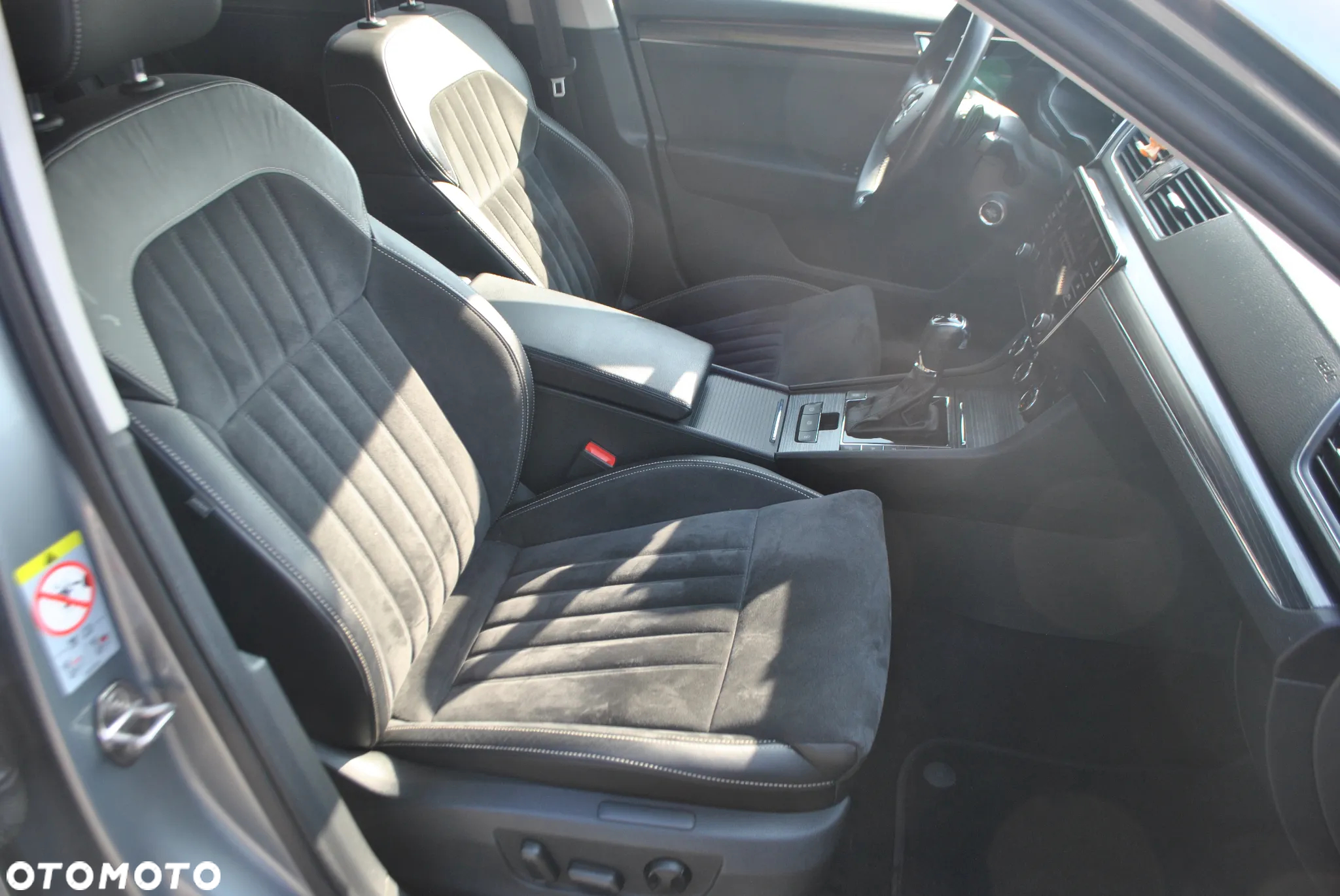 Skoda Superb 2.0 TDI DSG Premium Edition - 18
